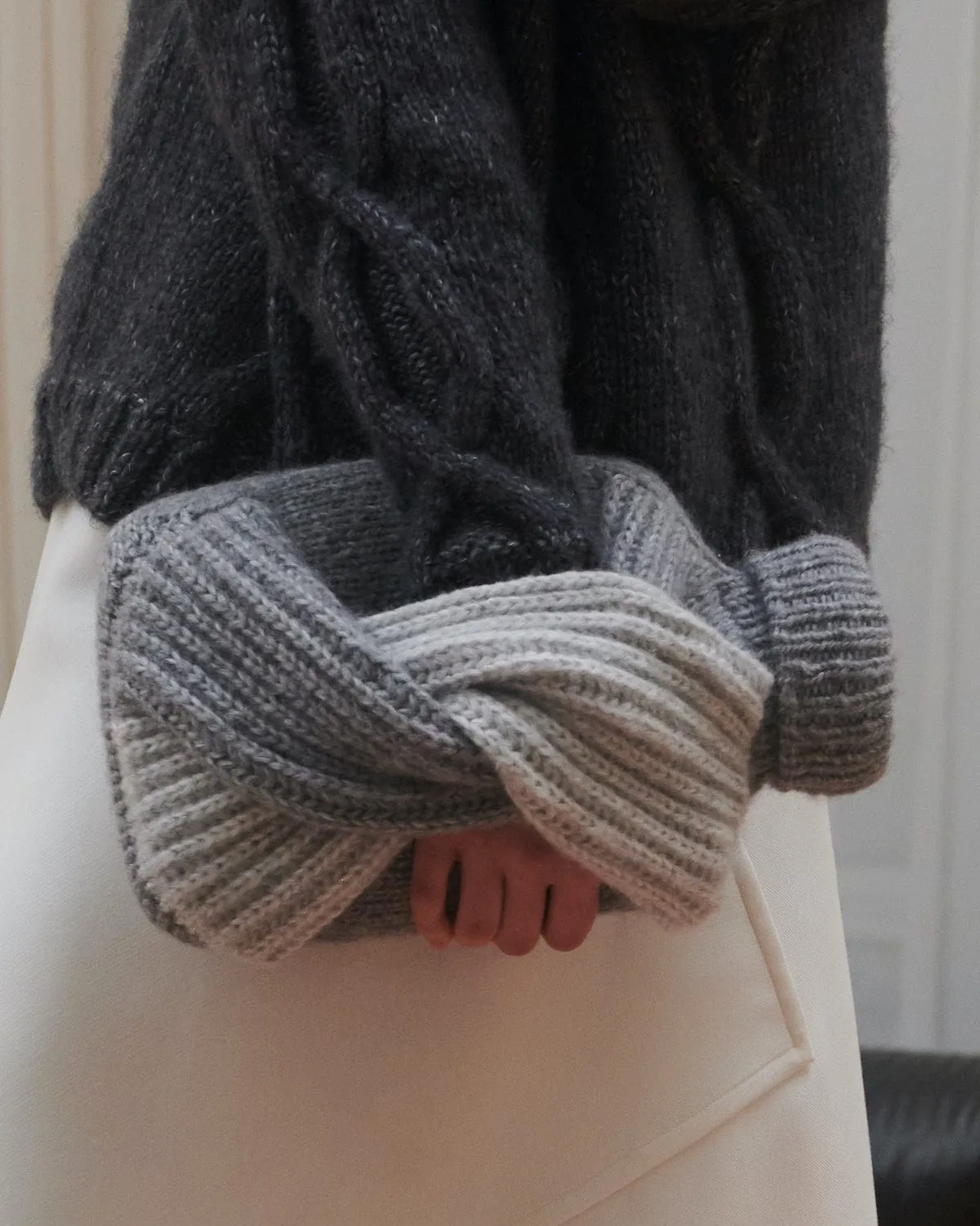 Šaknys: Pebble Grey Hot Water Bottle